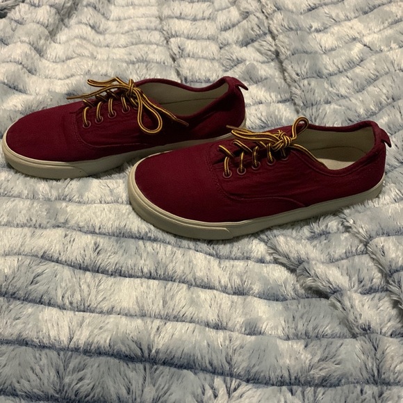 Boy’s Old Navy Van Style Shoes - Picture 3 of 4